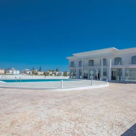 Maxor Palace