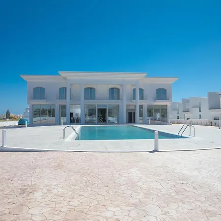 Maxor Palace *